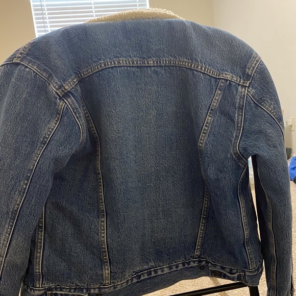***Only this week***Levis Sherpa trucker jacket - Picture 3 of 4